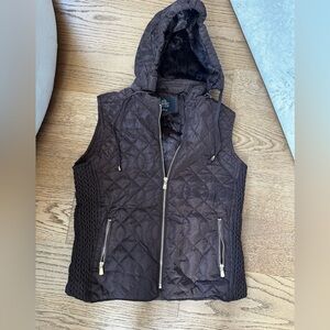 Louise Paris Hooded vest